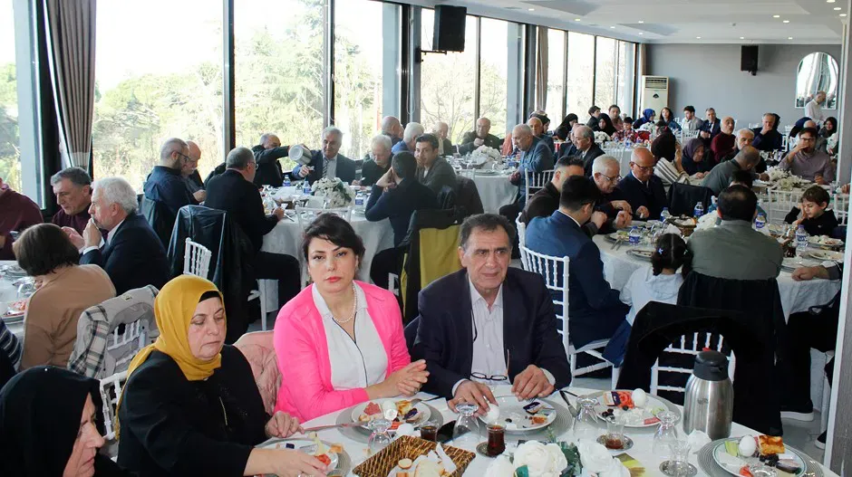 DUYGULARIN PEKİŞTİĞİ DOSTLUK VE KARDEŞLİK