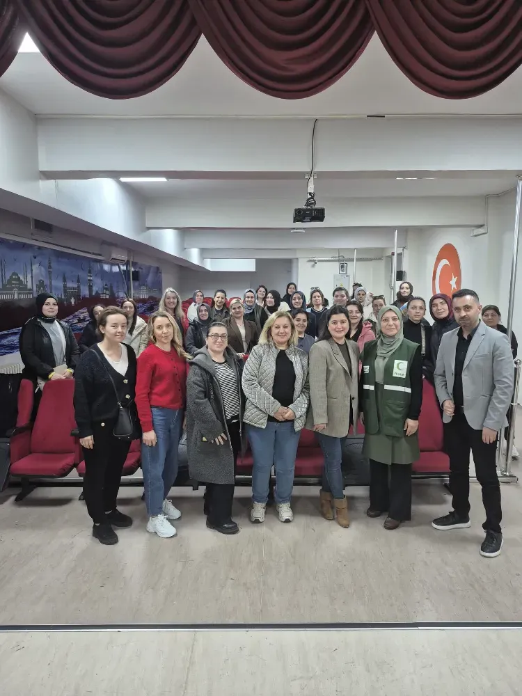  YEŞİLAY BAYRAMPAŞA VELİLERE BAĞIMLILIK SEMİNERİ DÜZENLENDİ 