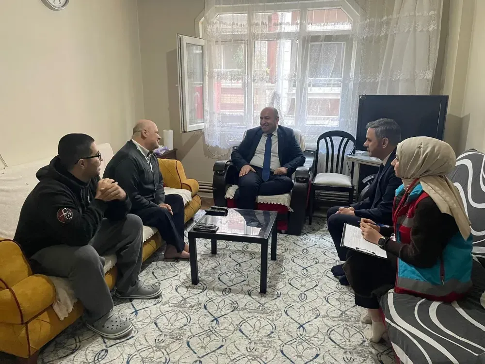 KAYMAKAM ÇİFTÇİ 5 AİLENİN HANESİNE MİSAFİR OLDU