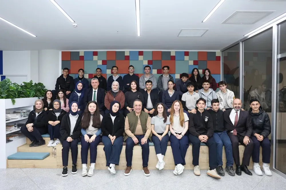 BAŞKAN DURSUN GENÇLERLE BİR ARADA