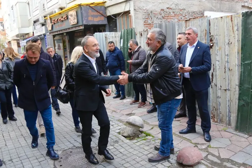 BAŞKAN ÖZMEN, RAMİ YENİ MAHALLE’DE ESNAFLA BULUŞTU